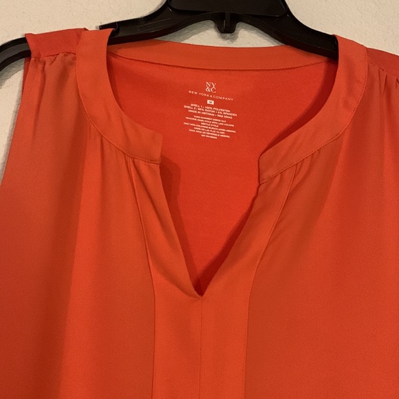 New York & Company Mandarin Orange Sleeveless Blouse. Size M. New ! - Picture 3 of 7